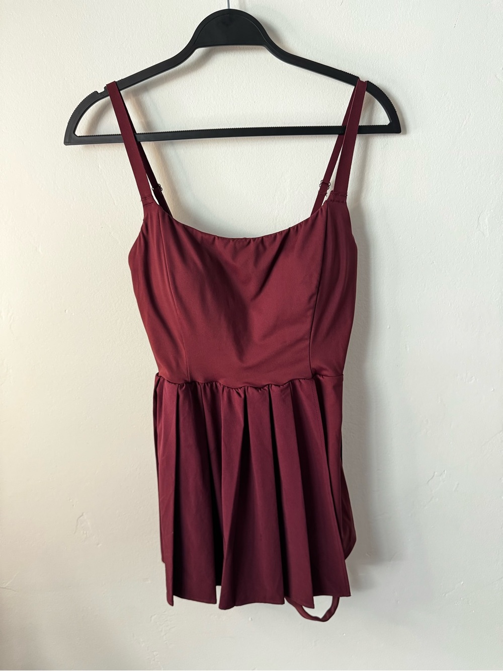 HALARA Breezeful™ Maroon Stretch Dress